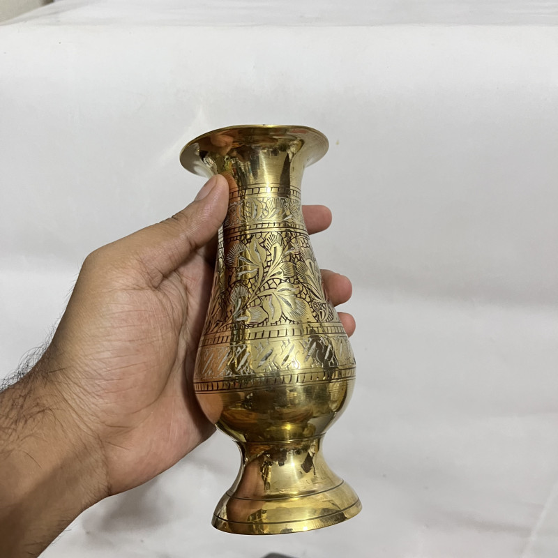 * পুরনো নকশাদার পিতলের ফুলদানি – শোপিস কালেকশন
