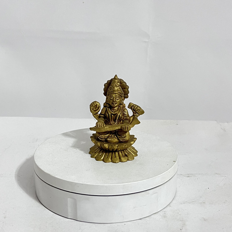 সাউথ ইন্ডিয়ান পিতলের চতুর্ভুজ সরস্বতী বিগ্রহ – ৩ ইঞ্চি | ৩০০ গ্রাম